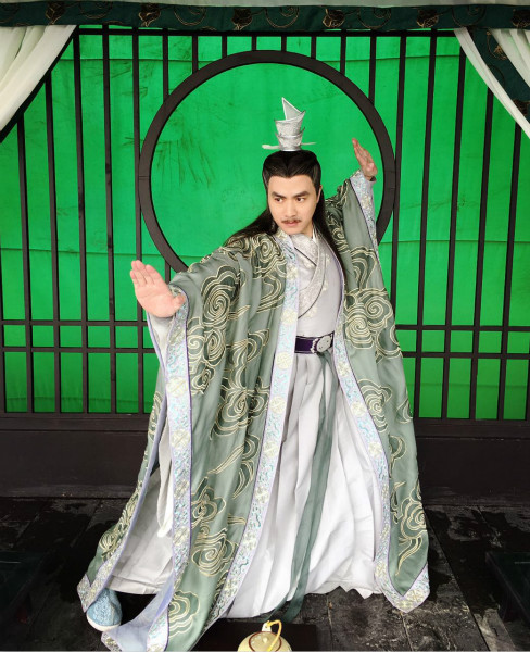 饰演青云门朝阳峰首座商正梁的内地实力派演员葛子铭[微博]也即将杀青