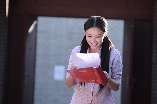 姚芊羽挑战大年龄阔度李牛妞