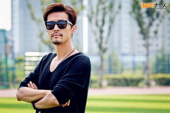 胡歌饰型男主帅穆奇