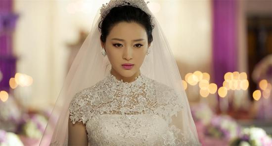 甘婷婷饰吕燕婷