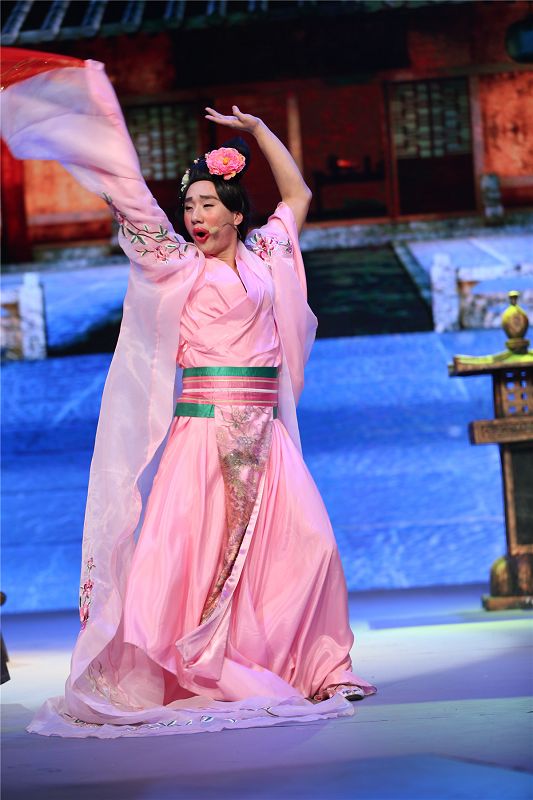 谢添扮演的假貂蝉