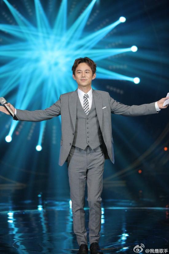 何炅主持总决赛