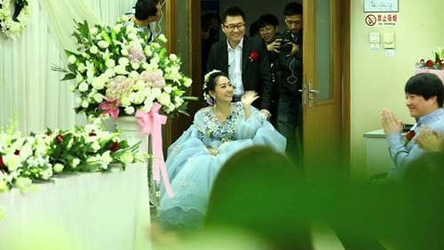 王越参加自己的"追悼会"