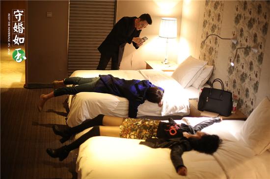 王浩钧送蒋雯丽及张瑶回酒店