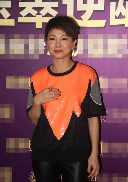 "建宁公主"刘玉翠出席某整形医院活动