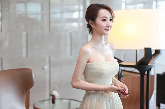 由程媛媛,安琥,周泊豪,洪辰,刘颖主演的《妄想症》将于5月6日上映