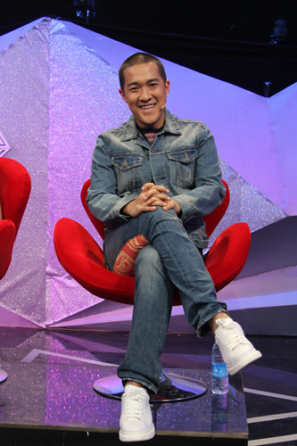 张博宇录制真人秀点评犀利笑料不断