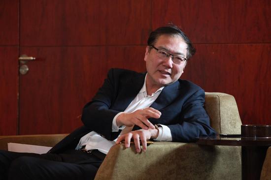 中宣部新闻局副局长张凡先生接受采访