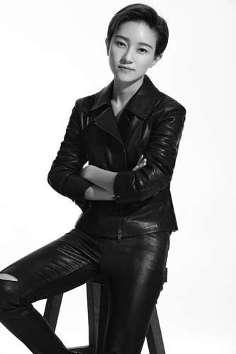 焦俊艳霸气十足