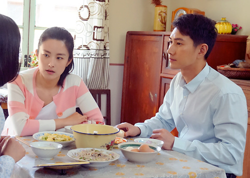 《仨妈俩爸》热拍 何明翰追求品质情感剧