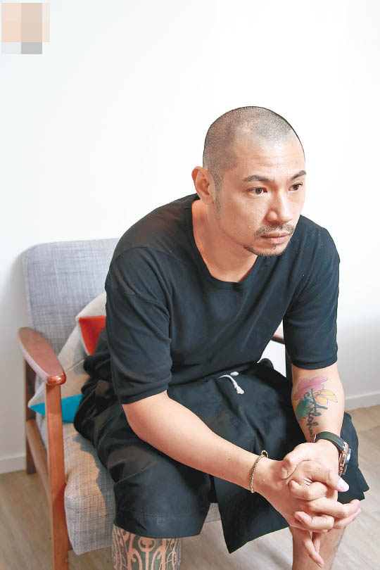 香港艺人金刚与女友分手:不想勉强在一起