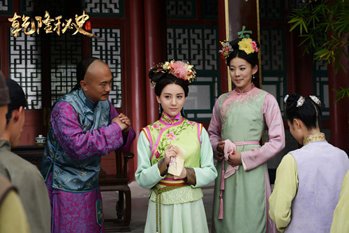 周庭伊清装首秀 新剧倾世恋成就傲骨贤妻