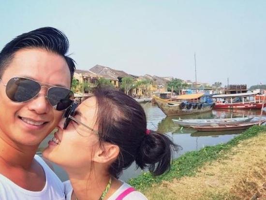 胡杏儿晒照甜蜜告白老公庆贺结婚4个月