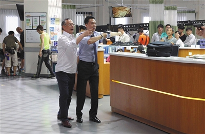 由于全部是室内戏，整个医院的场景非常考验细节。