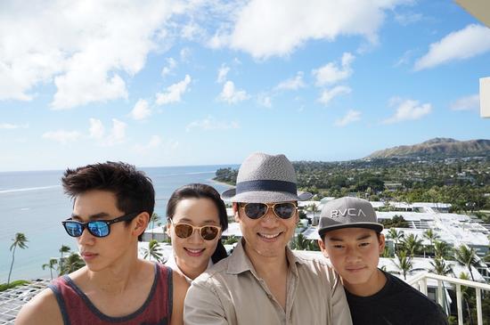 林依轮一家四口