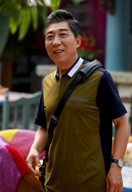 《小丈夫》热播 韩童生展现时髦style