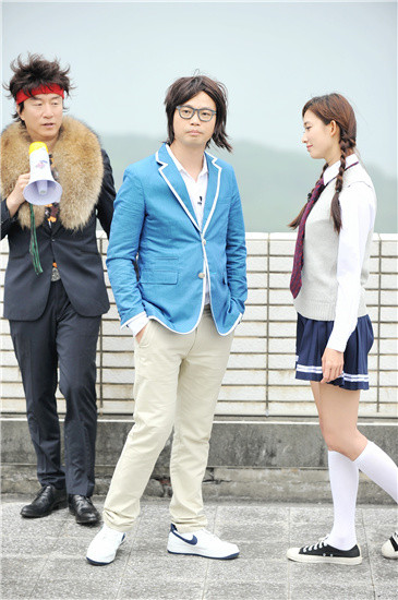 王迅“长发披肩”显文艺