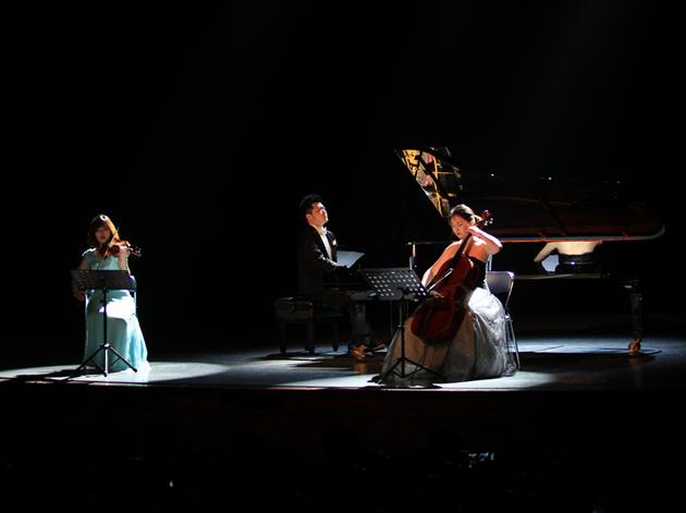 薛汀哲与大小提琴三重奏