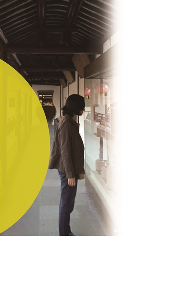 神秘作者阿耐侧影