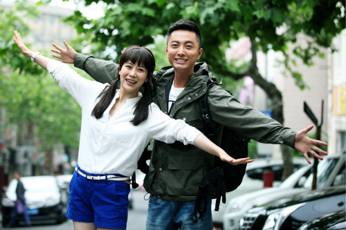 女强贾景晖海清戏中好闺蜜亲密互动