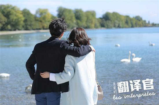 杨幂黄轩背影（湖畔）