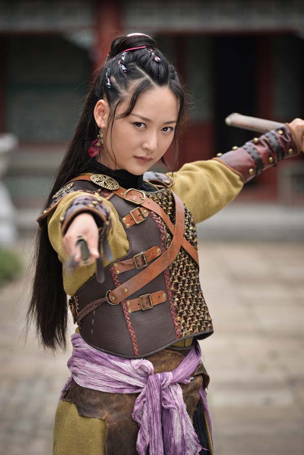 《玉海棠》杨舒成守墓者 女汉子也动情