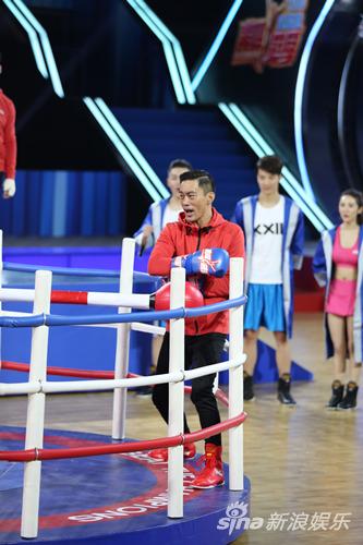 陈国坤现场展现李小龙武打精髓