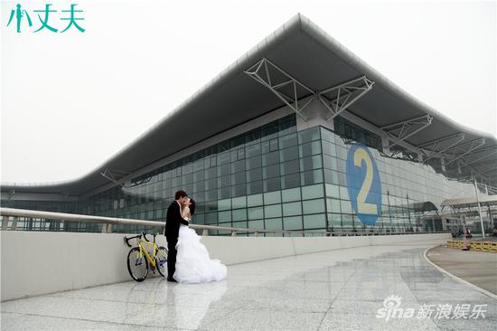 俞飞鸿杨玏机场拥吻