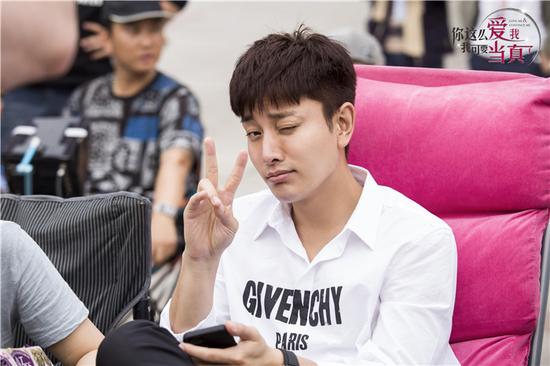 贾乃亮深度驻扎《你这么爱我》剧组