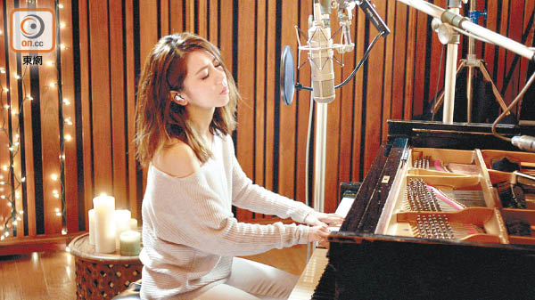 邓紫棋在美国知名的录音室录制新碟，她表示感觉神奇。