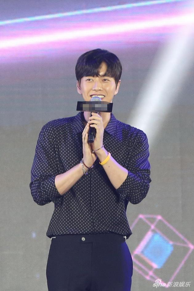 朴海镇称自己不会撩妹想在40岁之前结婚