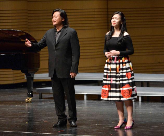 戴玉强、戴梓伊父女同台演唱《游子吟》