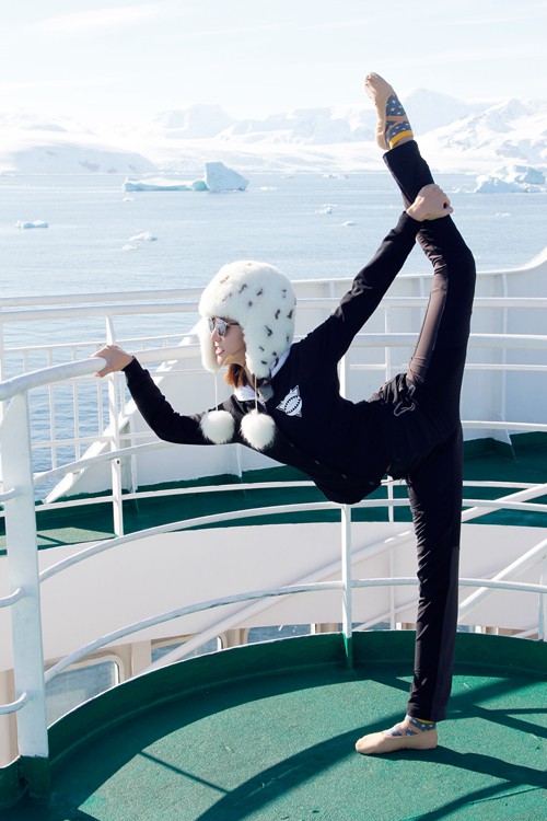 金晨南极花样秀腿 各角度一字马惊呆网友