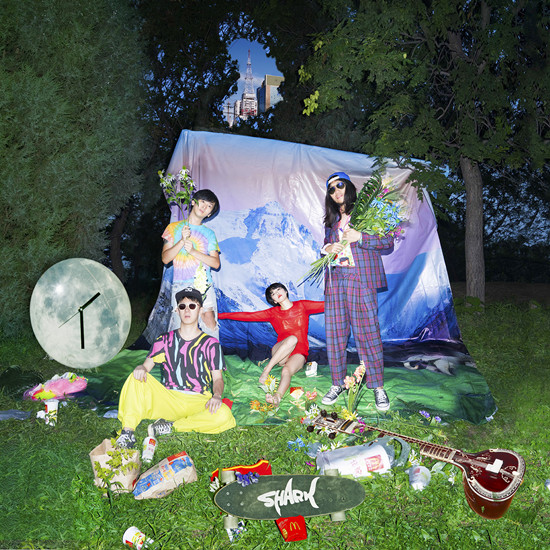 《时间之间》插页