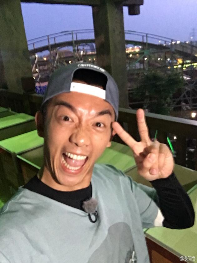 郑恺新浪娱乐讯 10日晚,郑恺[微博]在微博晒出一张自拍并附文:"人