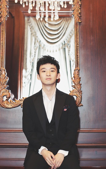 霸气90后演员董子健登纽约时报