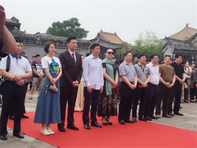 《花园饭店》众主创