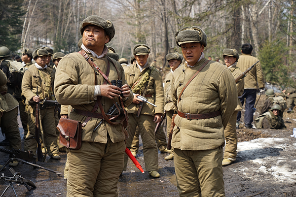 战卫华《三八线》张洪睿新浪娱乐讯 近日,战争剧《三八线》正在北京