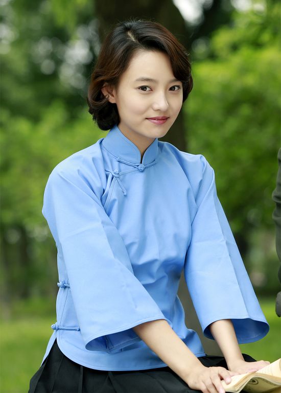 林源饰演女大学生莫莉