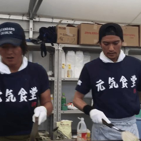SMAP木村拓哉、TOKIO长濑智也、V6冈田准一与石原制作公司馆博等一起为熊本灾民做饭