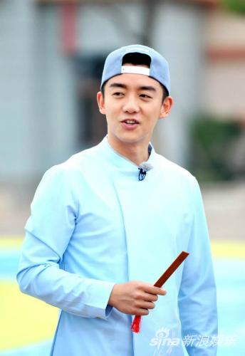 跑男4花样指定撕名牌郑恺发力两连撕