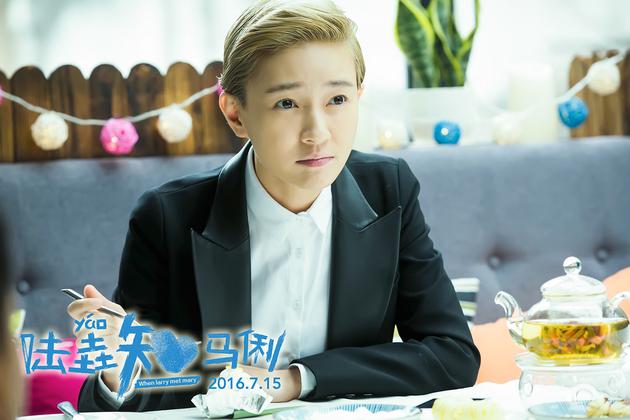 焦俊艳金发造型