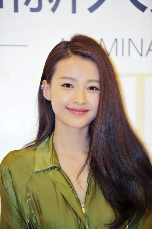 孙怡角逐最佳女演员 出席新人奖提名酒会_手机新浪网