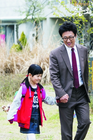 朴信阳饰演的检察官