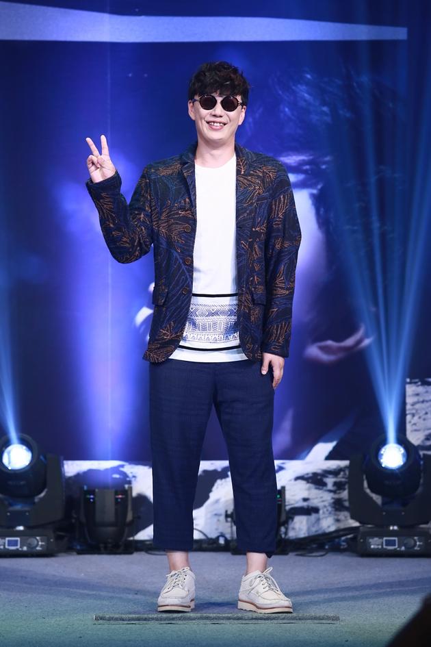 萧煌奇分享新专创作趣事 称有按摩执照