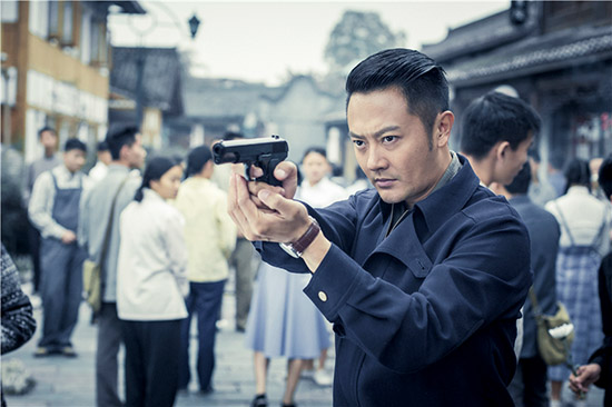 印小天街头枪战敌人