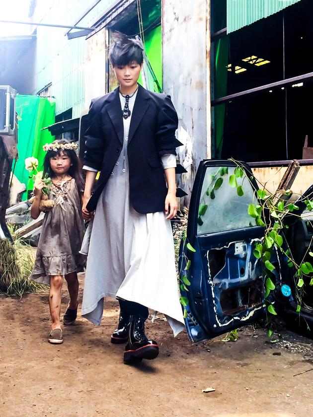 李宇春《开放》MV