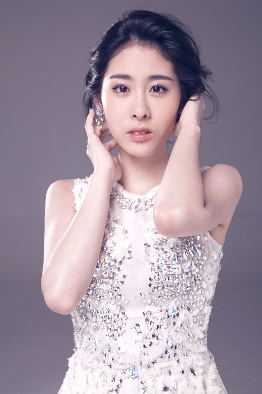 张碧晨《渡红尘》宣传照