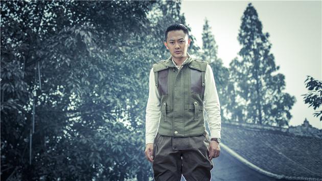 《解密》热播 逗比印小天上演制服诱惑