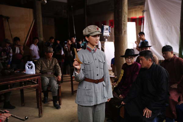 《第十军团》姚童童演绎软妹的霸气养成记_新浪娱乐_新浪网